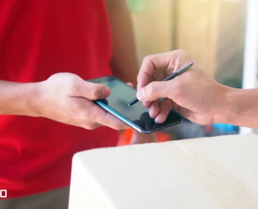 This is an image that shows a person who received the parcel and signed to prove of delivery in the right time and right place
