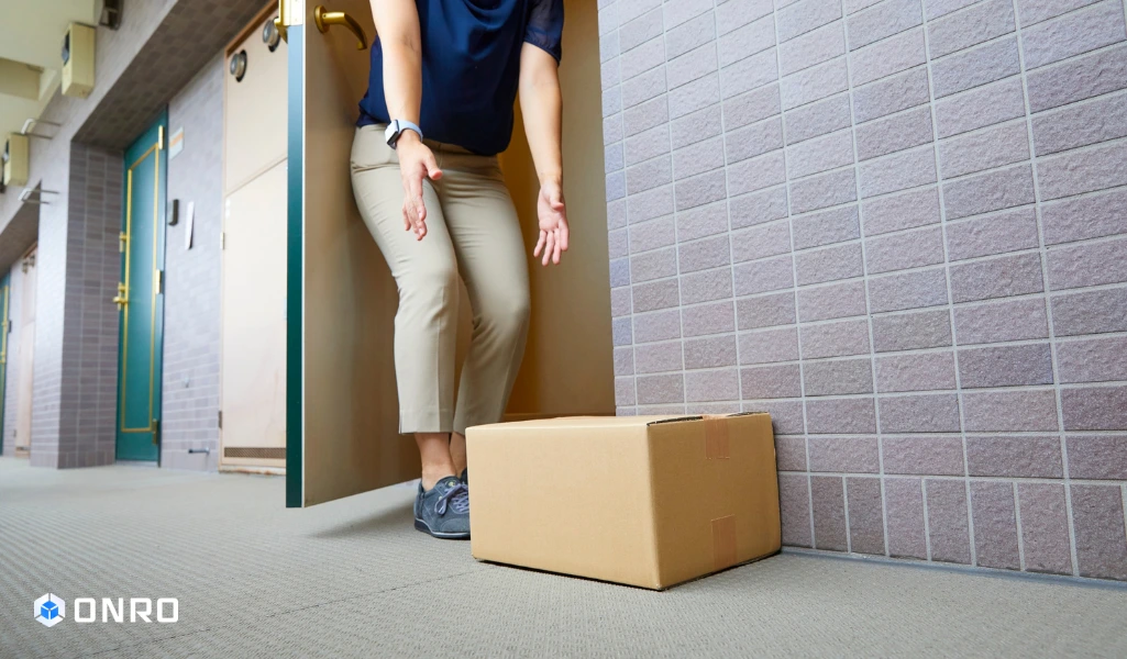 This image shows the importance of no contact delivery software to increase customer satisfaction and safeness.